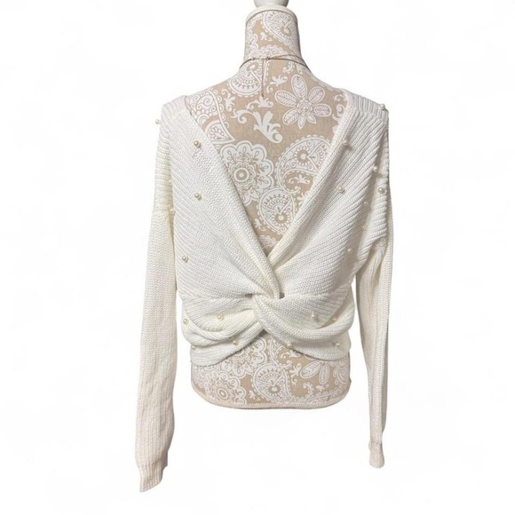 Francesca's Pearl Embellished White Knit Sweater Open Back Twist Size M - Picture 4 of 7
